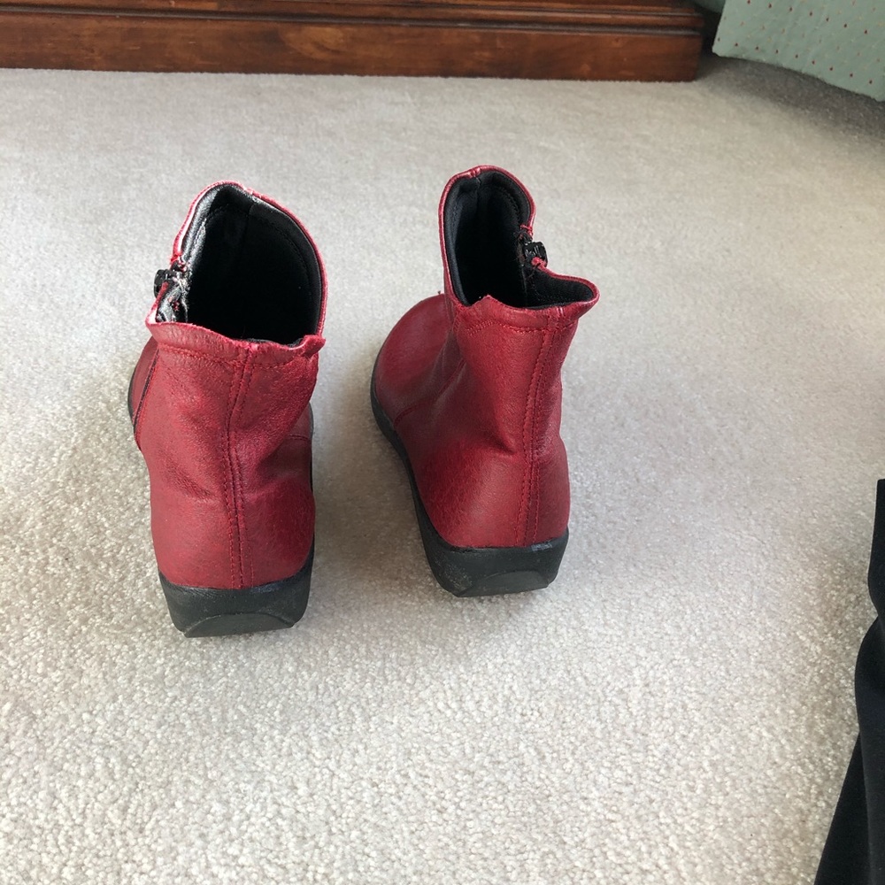 Boots women’s red leather booties size 8